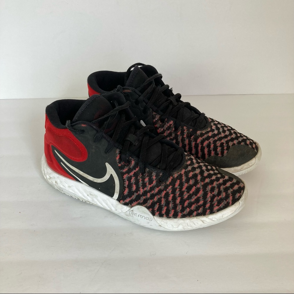 Nike Trey 5 VIII Sneaker Basketball Shoes Black Red Boy Size 6.5